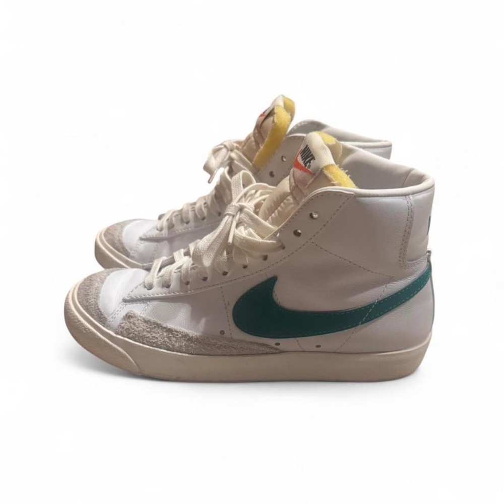Nike Blazer Mid 77 Vintage in White/ Malachite limited edition colorway